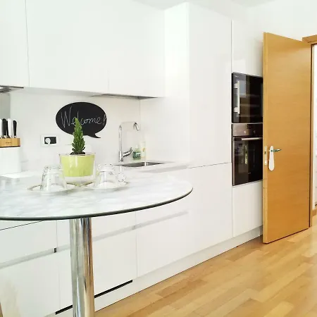 Cosy Smart Studio With Terrace & Kingsize Bed Milão