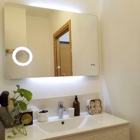 Cosy Smart Studio With Terrace & Kingsize Bed *