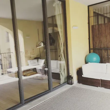 Apartamento Cosy Smart Studio With Terrace & Kingsize Bed